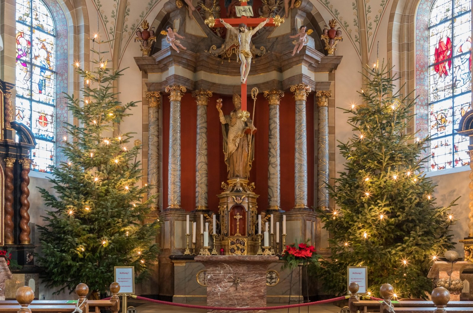 201229_Weihnachtliche Kirche Rösrath (c) Hubert Wischeler