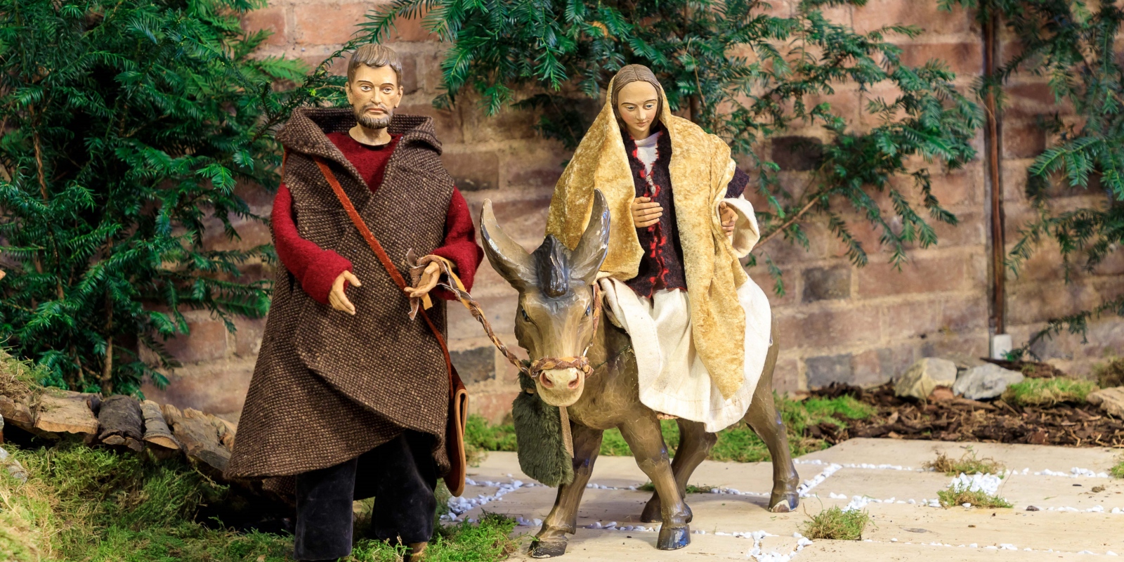 221216_Maria und Joseph auf dem Weg1 (c) Hubert Wischeler