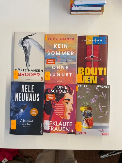 Neue Bücher KÖB St. Servatius 09-26-03 (c) Angelika Noss